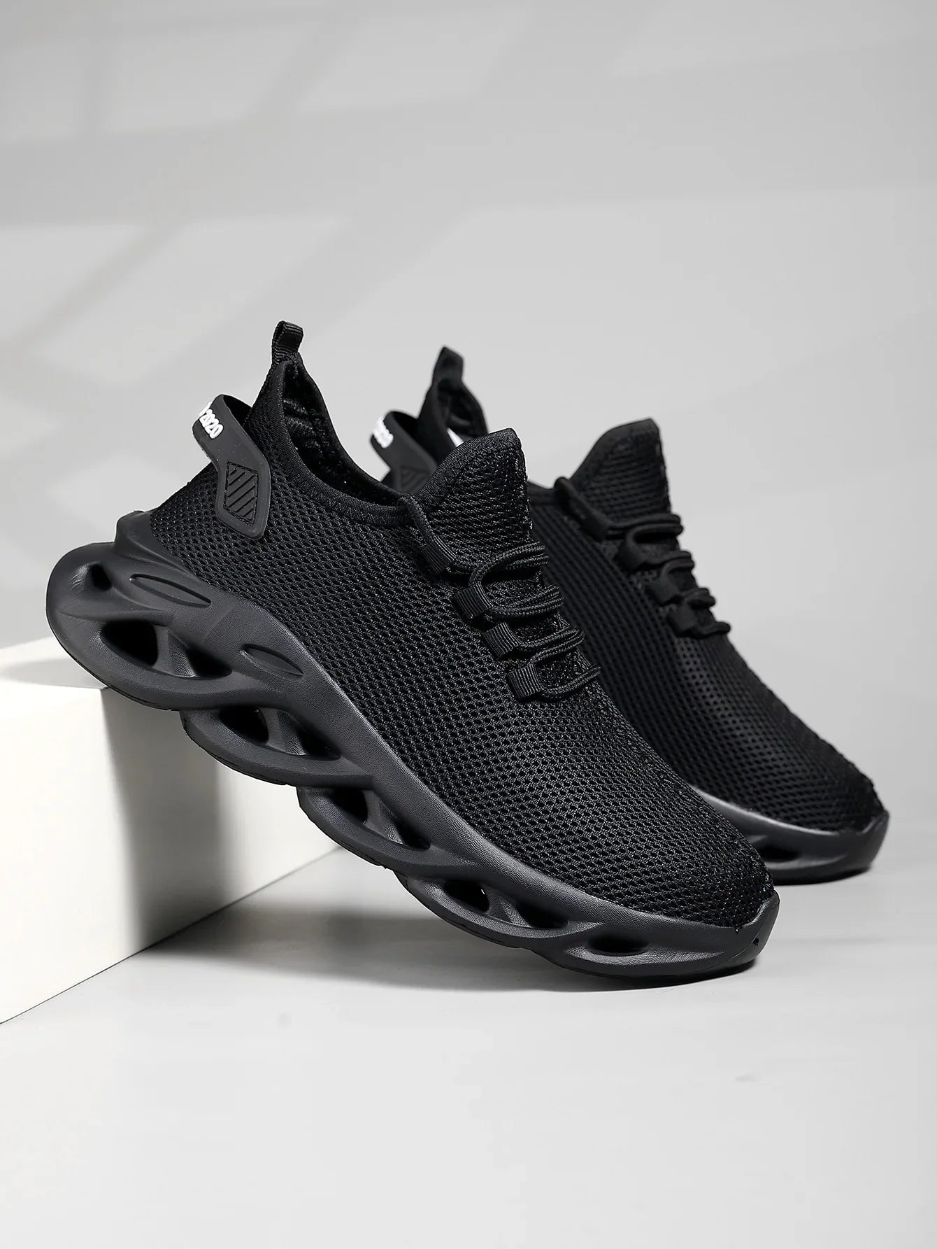 Men’s Breathable Mesh Sneakers – Lightweight Running Shoes